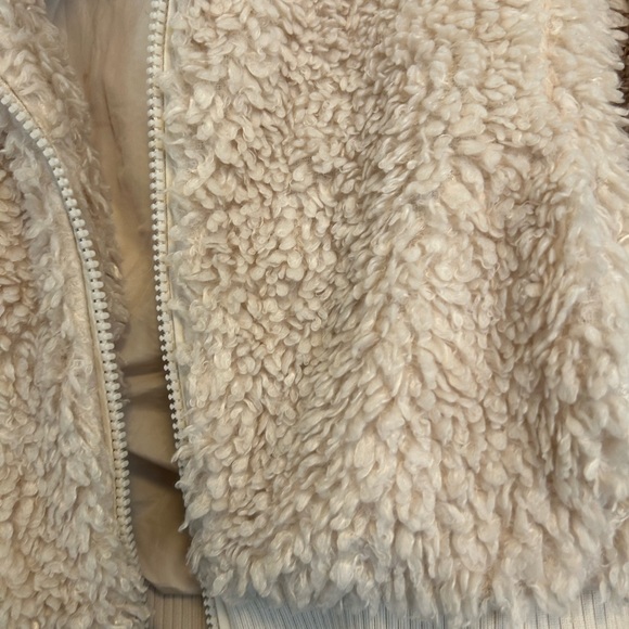 ZARA Cream Fuzzy Zip Up Jacket - Picture 3 of 4